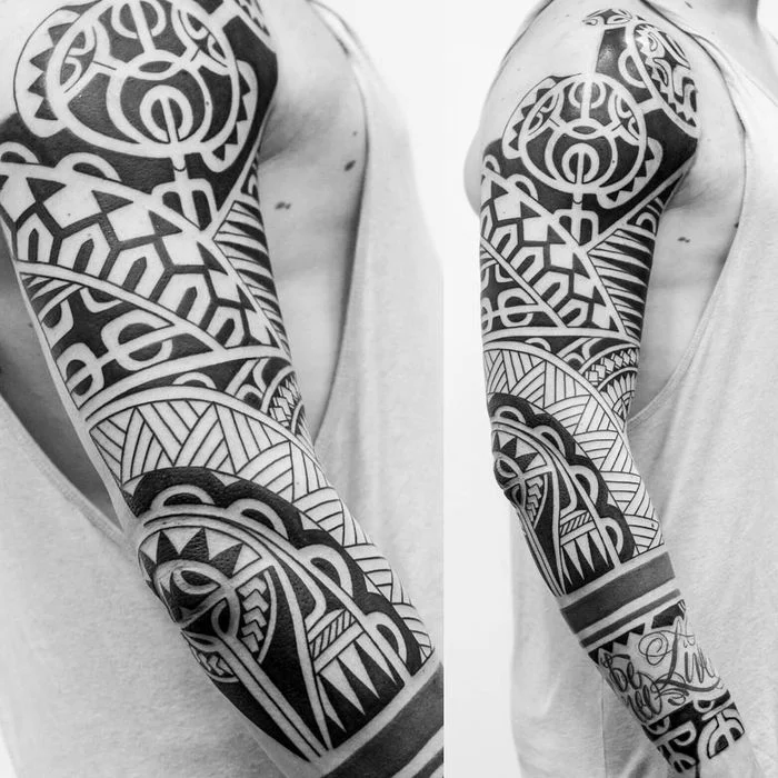 Hình xăm tay áo phong cách Maori truyền thống