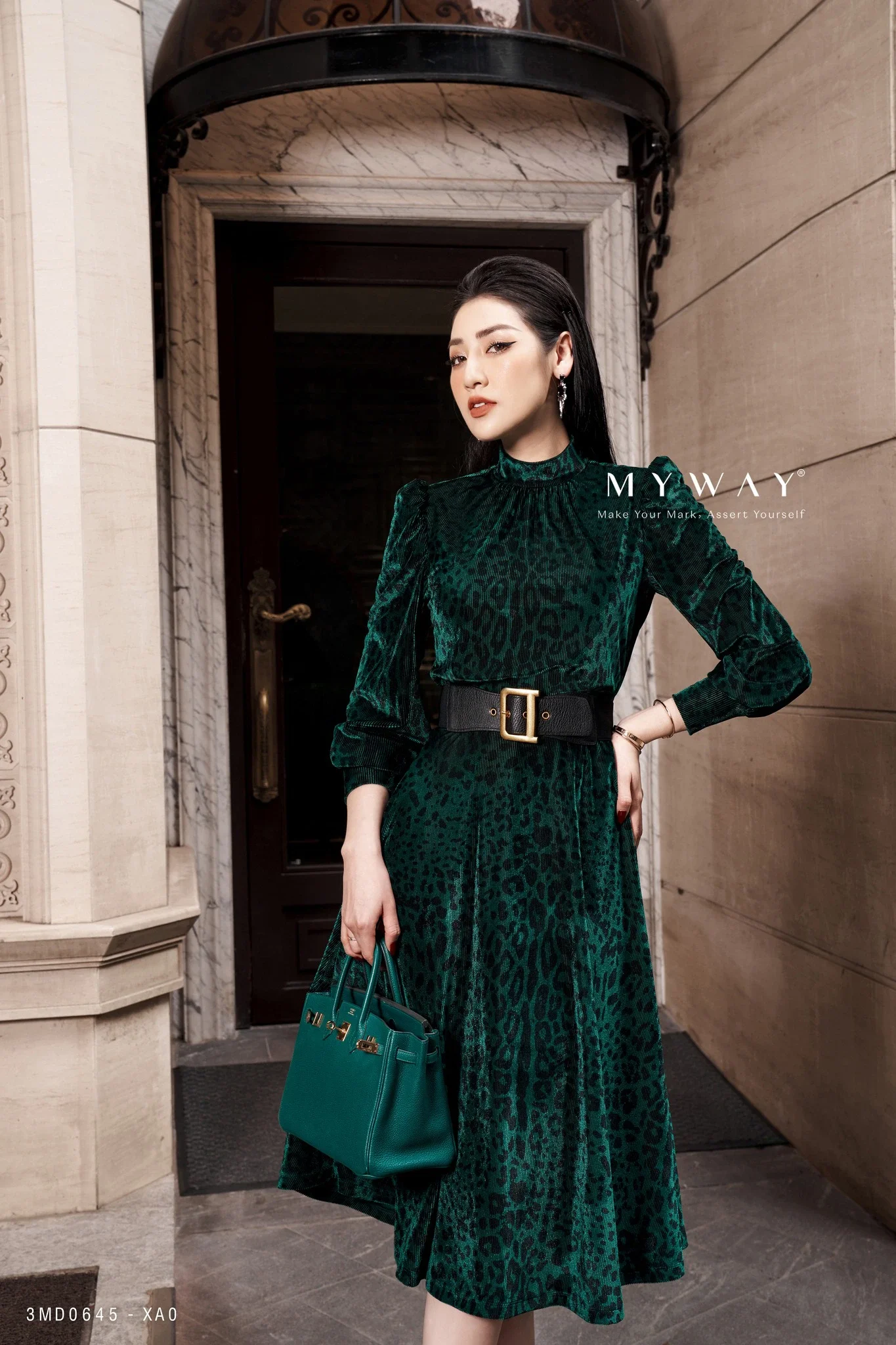 Ảnh 26 minh hoạ mẫu đầm nhung trẻ trung