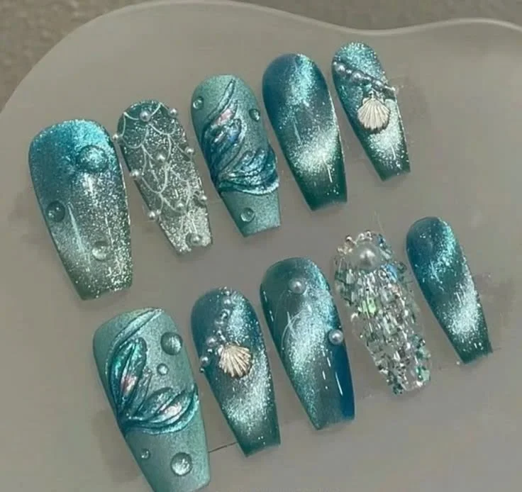 Mẫu Nail Mắt Mèo Tone Xanh Kỳ Ảo - Sự Lấp Lánh Và Mị Hoặc Tại Lisa - Tiệm Nail Quận 7